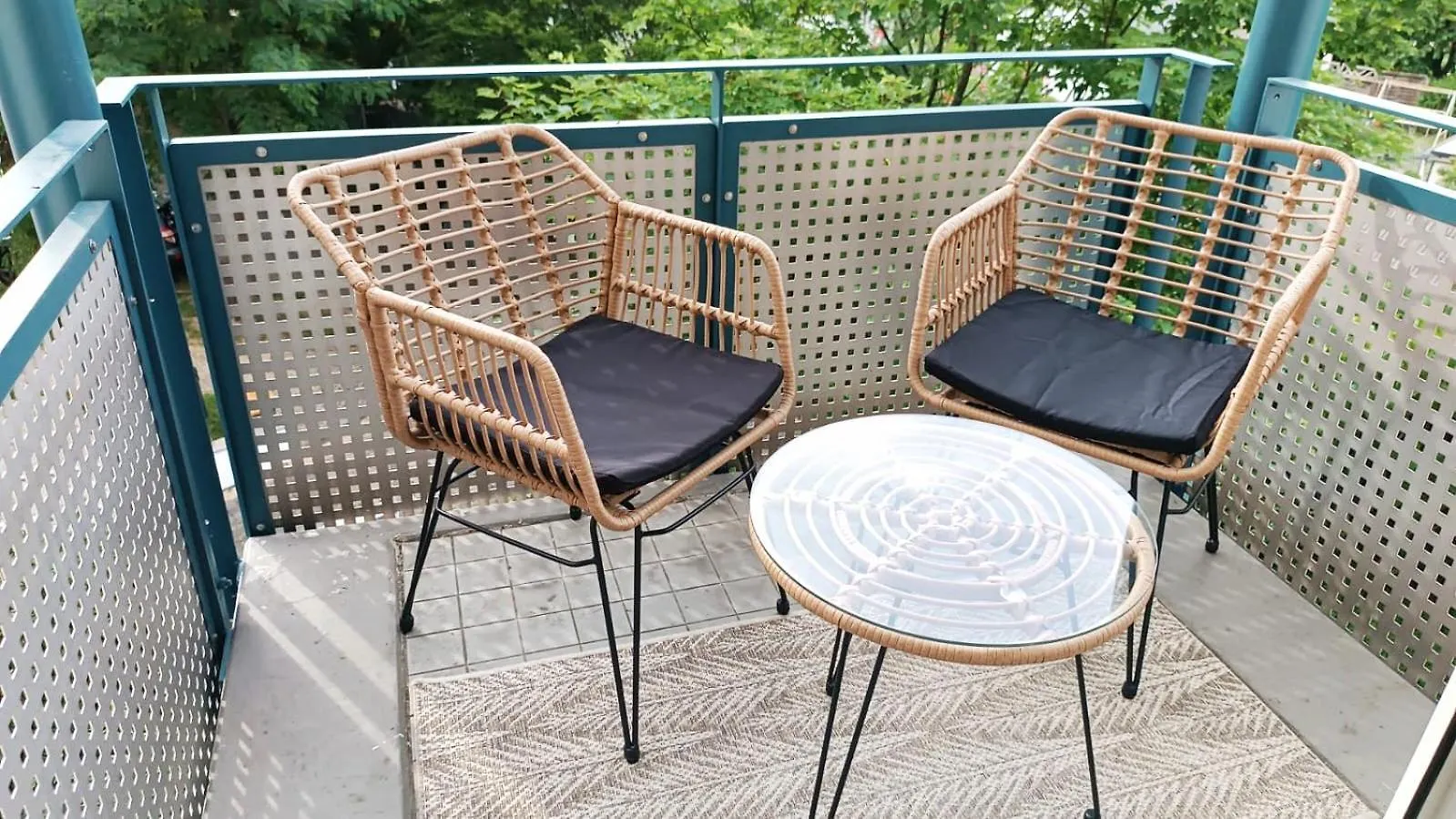 Neu & Schick: Kueche Inkl. Kaffee Apartment Dresden